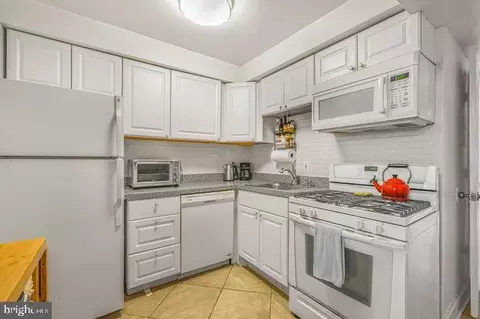 1633 D St SE, Washington, DC 20003