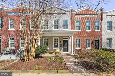 2109 37th St NW, Washington, DC 20007