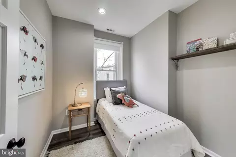 Bedroom - 1415 G St SE, Washington, DC 20003 photo 5 of 8