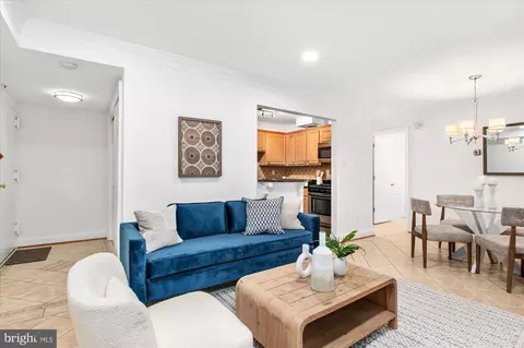 Living - 4545 Macarthur Blvd NW #G2, Washington, DC 20007 photo 1 of 3