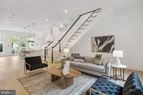 1721 20th St NW #DUPLEX 101, Washington, DC 20009