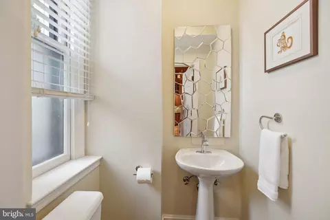 2014 R St NW, Washington, DC 20009 photo 16