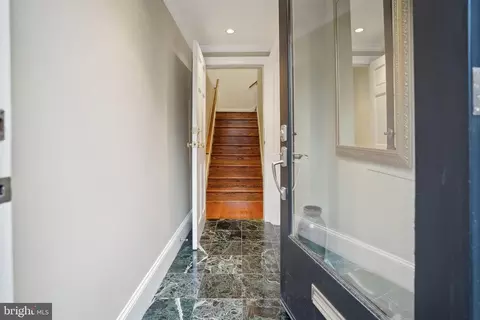 2014 R St NW, Washington, DC 20009 photo 5