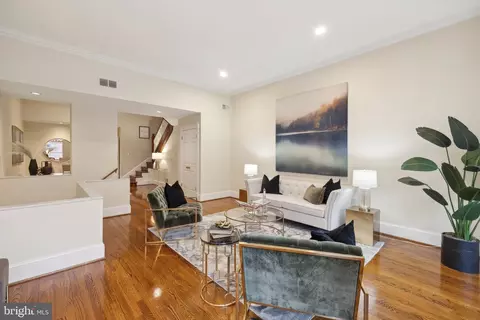 2014 R St NW, Washington, DC 20009 photo 8
