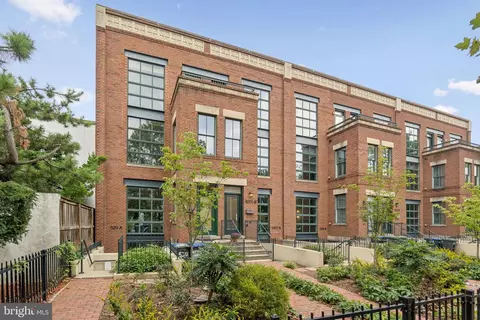 520 12 13th St SE #B, Washington, DC 20003