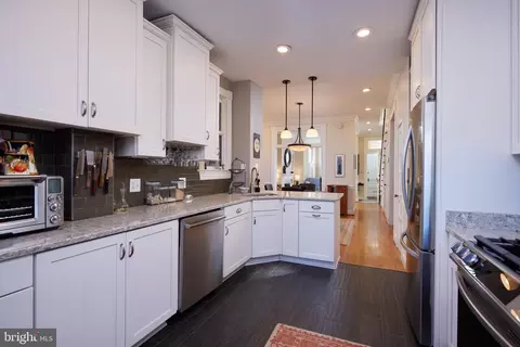 Kitchen - 423 3rd St NE, Washington, DC 20002 photo 3 of 4