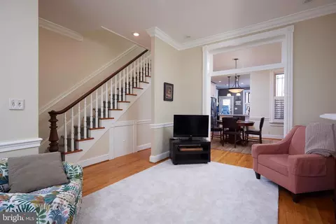 Living - 423 3rd St NE, Washington, DC 20002 photo 2 of 3