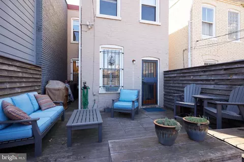 Exterior - 423 3rd St NE, Washington, DC 20002 photo 4 of 10