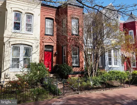 Exterior - 423 3rd St NE, Washington, DC 20002 photo 10 of 10
