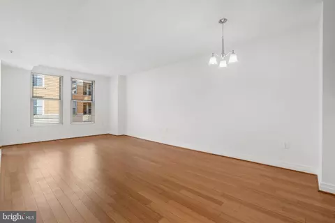Living - 915 E Street St NW #1111, Washington, DC 20004 photo 4 of 6
