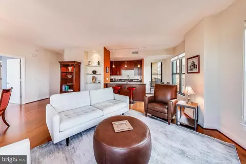 910 M St NW #810, Washington, DC 20001 photo 5