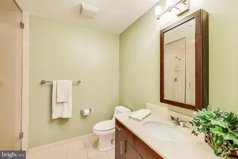 910 M St NW #810, Washington, DC 20001 photo 21