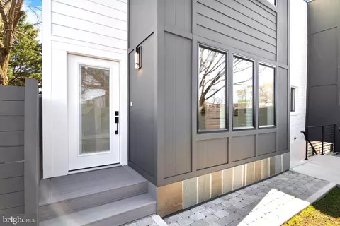 1730 L St NE #1, Washington, DC 20002