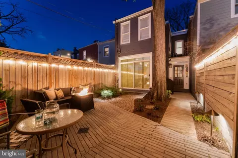 Exterior - 527 10th St SE, Washington, DC 20003 photo 5 of 10