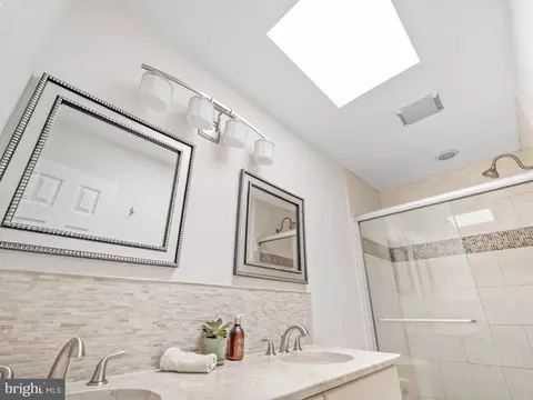 Bath - 527 10th St SE, Washington, DC 20003 photo 1 of 4