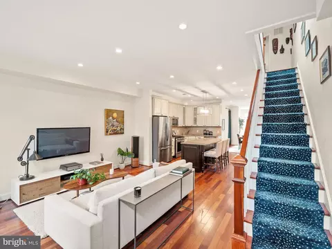 Entry Way - 527 10th St SE, Washington, DC 20003 photo 1 of 8