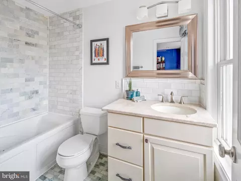 Bath - 527 10th St SE, Washington, DC 20003 photo 3 of 4