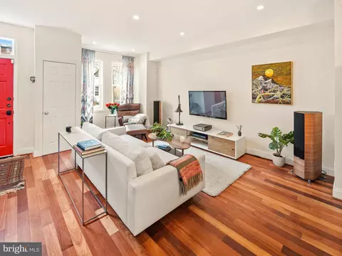 Living - 527 10th St SE, Washington, DC 20003 photo 3 of 3