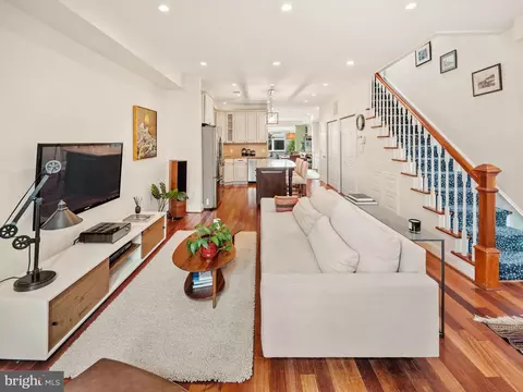Other - 527 10th St SE, Washington, DC 20003 photo 2 of 24