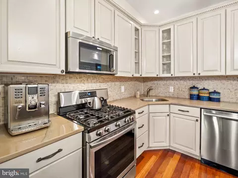 Kitchen - 527 10th St SE, Washington, DC 20003 photo 6 of 6