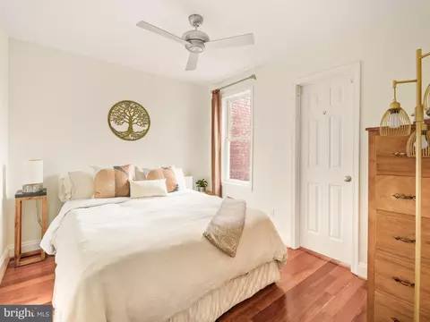 Bedroom - 527 10th St SE, Washington, DC 20003 photo 4 of 4