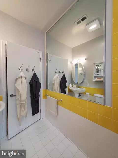 Bath - 326 8th St NE #402, Washington, DC 20002 photo 1 of 6