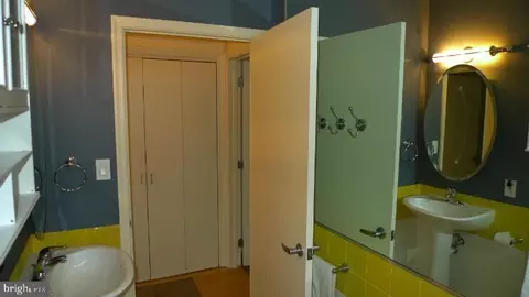 Bath - 326 8th St NE #402, Washington, DC 20002 photo 3 of 6