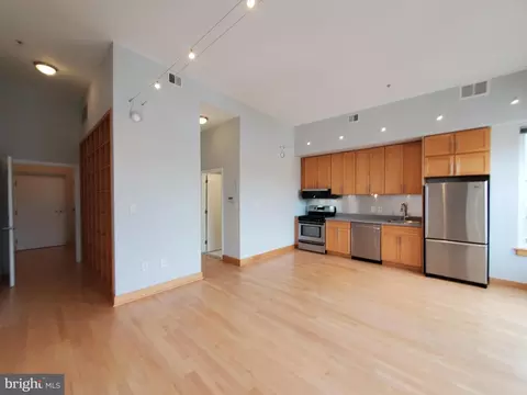 Living - 326 8th St NE #402, Washington, DC 20002 photo 9 of 9