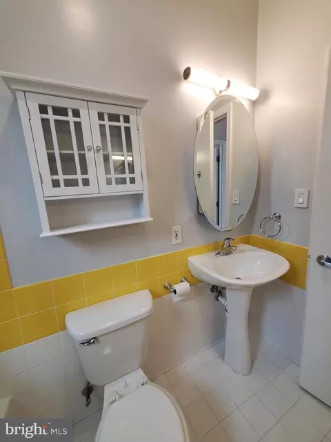 Bath - 326 8th St NE #402, Washington, DC 20002 photo 5 of 6