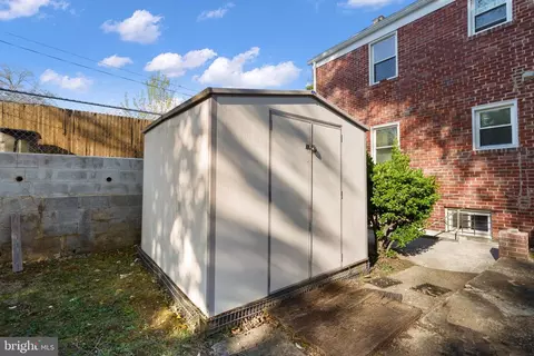 Exterior - 2211 32nd Pl SE, Washington, DC 20020 photo 6 of 8