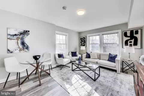 318 Rhode Island Ave NE #301, Washington, DC 20002