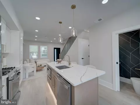 Entry Way - 2527 3rd St NE, Washington, DC 20002 photo 2 of 10