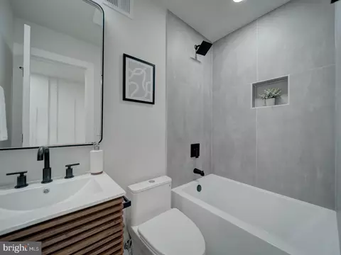 Bath - 2527 3rd St NE, Washington, DC 20002 photo 6 of 8