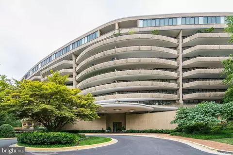 4200 Massachusetts Ave NW #813, Washington, DC 20016