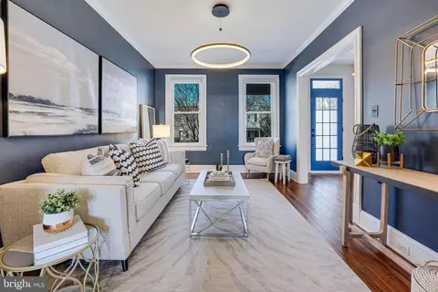 738 Kenyon St NW, Washington, DC 20010