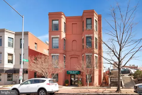 333 2nd St NE #201, Washington, DC 20002