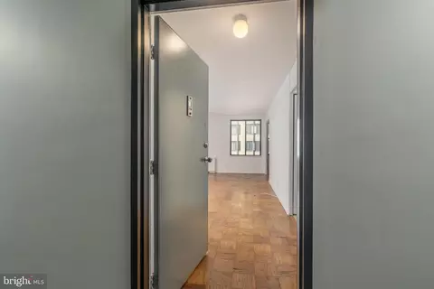 1420 N Street St NW #404, Washington, DC 20005