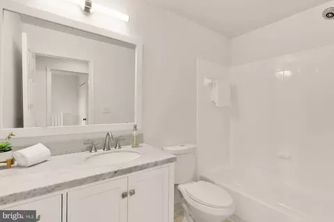 Bath - 255 14th St SE #A, Washington, DC 20003 photo 4 of 4