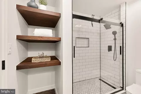 Bath - 255 14th St SE #A, Washington, DC 20003 photo 2 of 4