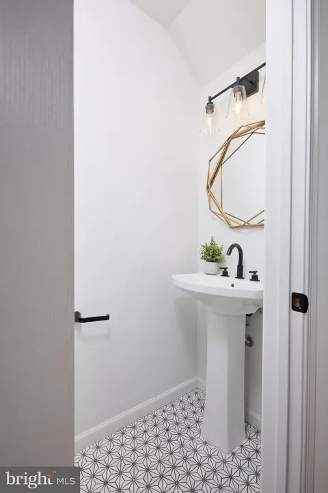 Bath - 255 14th St SE #A, Washington, DC 20003 photo 1 of 4