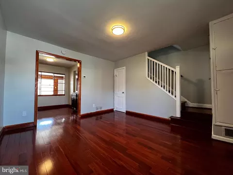 Living - 1171 Summit St NE, Washington, DC 20002 photo 2 of 6