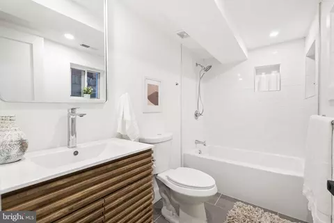 1361 Spring Rd NW, Washington, DC 20010 photo 31