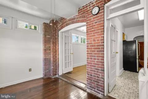 Entry Way - 560 25th Pl NE, Washington, DC 20002 photo 5 of 5