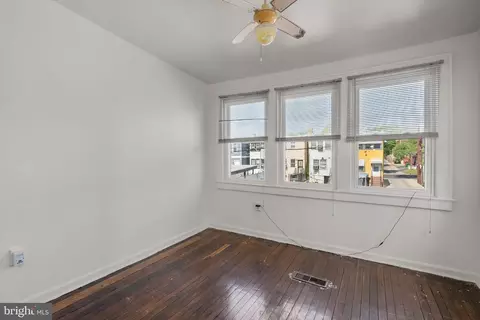 Bedroom - 560 25th Pl NE, Washington, DC 20002 photo 5 of 5