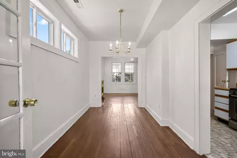 Dining - 560 25th Pl NE, Washington, DC 20002 photo 1 of 1