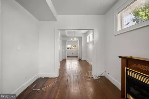 Entry Way - 560 25th Pl NE, Washington, DC 20002 photo 2 of 5