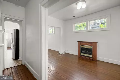 Entry Way - 560 25th Pl NE, Washington, DC 20002 photo 1 of 5