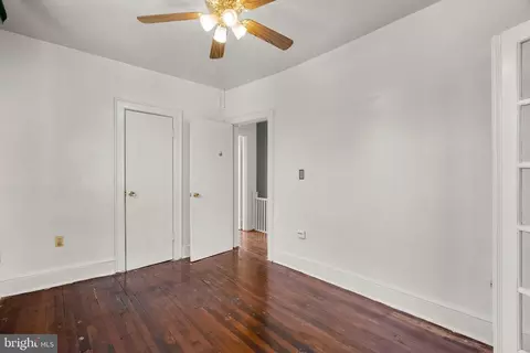Bedroom - 560 25th Pl NE, Washington, DC 20002 photo 4 of 5