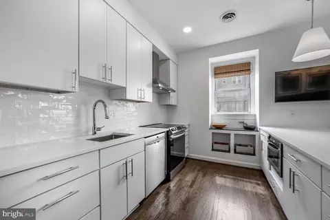 Kitchen - 1933 S Street St NW #E, Washington, DC 20009 photo 5 of 6