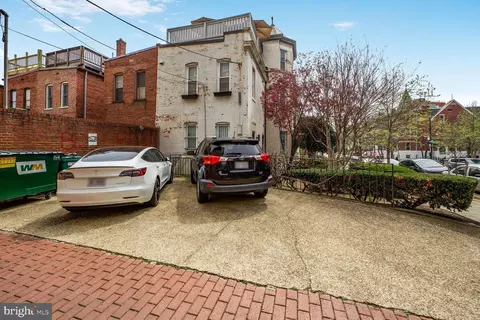 Exterior - 1933 S Street St NW #E, Washington, DC 20009 photo 6 of 8